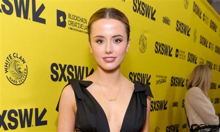 Lily Sheen - Celebrity