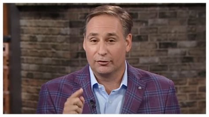 Who Is Zach Lowe’s Wife? His Family, Age, Podcast, Salary & Facts